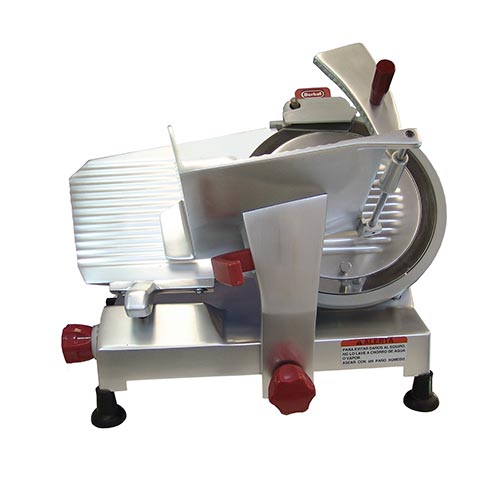 827 E - Rebanadora compacta Cobacorp con cuchilla de 30 cm de acero al cromo duro. Ideal para carnes frías y quesos. • Motor de 1/3 Hp. Incluye grupo afilador. • Rebana más fácilmente gracias a su ángulo de inclinación de 45°. • Fabricada en Aluminio anodizado pureza del 96%