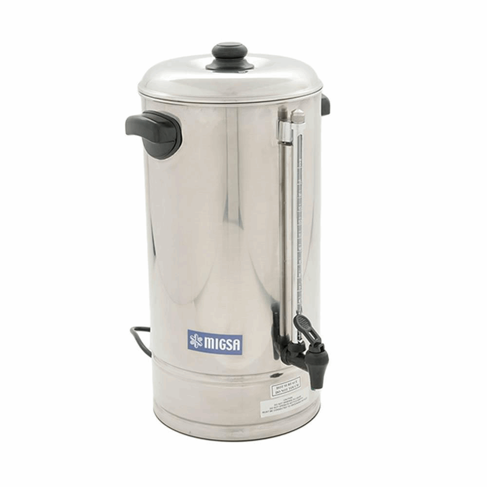 Cafetera percoladora eléctrica tipo secretarial. Fabricado el cuerpo en acero inoxidable. Colador en aluminio, asas de baquelita, tubo indicador de nivel, automática, llave a prueba de goteo, apagador con foco indicador. Capacidad:15 Litros (90 tazas), Voltaje: 110 Volts 60 Ciclos