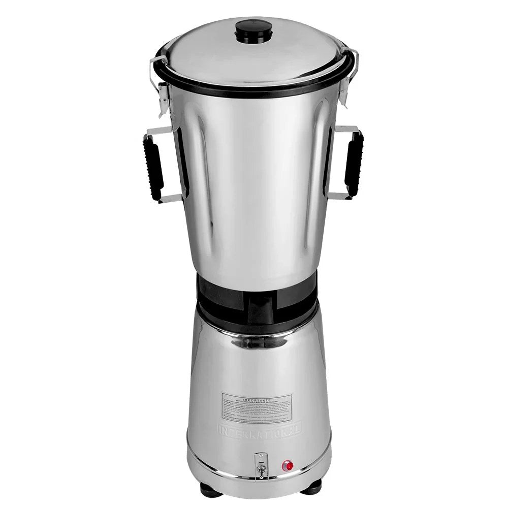 licuadora industrial de 12 litros, modelo LI-5A. Cuenta con un vaso de alta resistencia fabricado en acero inoxidable T-304 grado alimenticio, cuenta con rompeolas troquelado para un mejor licuado, contiene un cable tomacorriente de uso rudo, sus aspas de abanico están diseñadas para una molienda más densa en mayores cantidades y en menor tiempo.